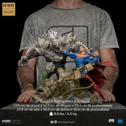 Superman vs Doomsday 1/10 Iron Studios
