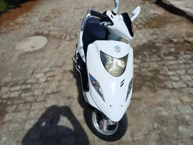 Suzuki Burgman 125i modelo  18/19