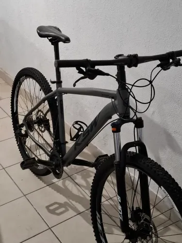 Bicicleta KSW XLT100 Aro 29 Alumínio, Quadro 19, Freio Hidráulico.