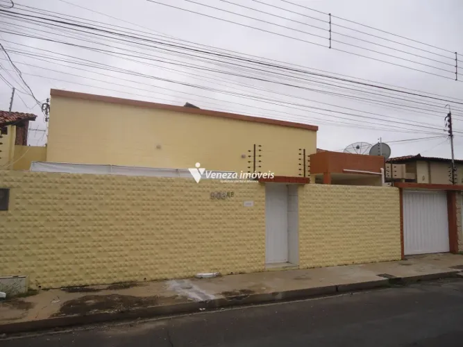 Casa comercial no Centro Norte por R$ 700 mil próxima ao SINPRO Piauí