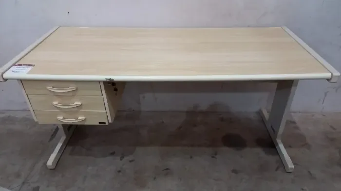 Mesa de escritório 3 gavetas