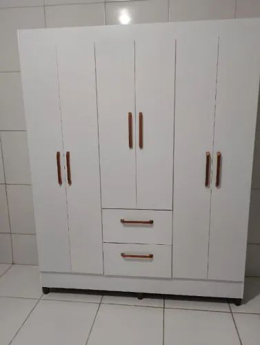 Guarda-Roupas Brilho 6 Portas: Design Moderno, Montagem Grátis e Oferta Especial