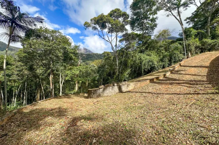 Lote em condomínio no Paço São Luiz - Quebra Frascos, em Teresópolis.