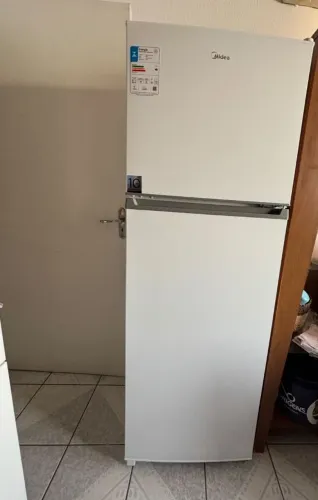 Geladeira nova Midea - 2 meses de uso