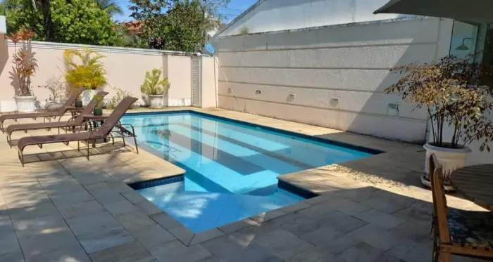 Ótima casa no condomínio Rio Mar duplex + sótão com 450 m², 4 ótimas suítes e área de laze