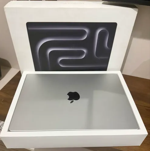 Macbook Pro M3 18gb RAM 512gb SSD