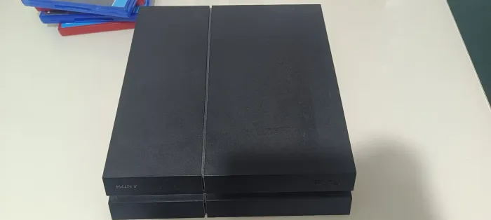 PS4 Fat 500GB + 2 Controles + 1 Jogo
