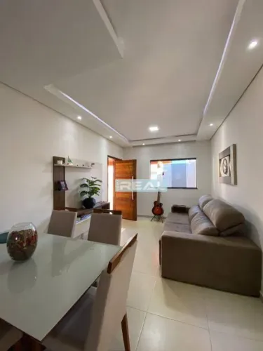 Casa com 2 dormitórios para alugar, 120 m² por R$ 3.700,00/mês - Residencial Pazetti - Pau