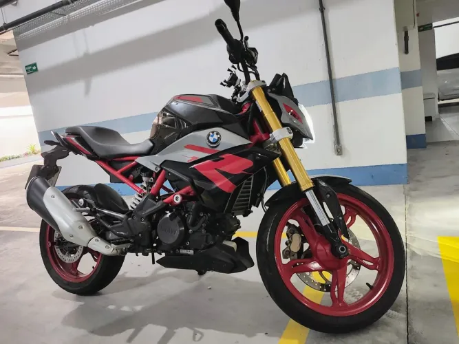 Moto muito nova