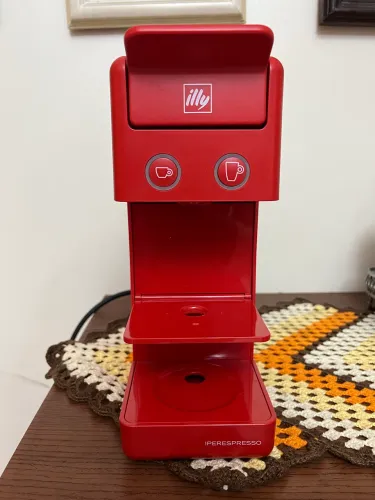 Cafeteira illy Y3.3 Iperespresso - Vermelha