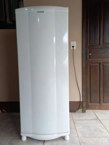 Vende- se Refigerador Consul 261Litros degelo automático