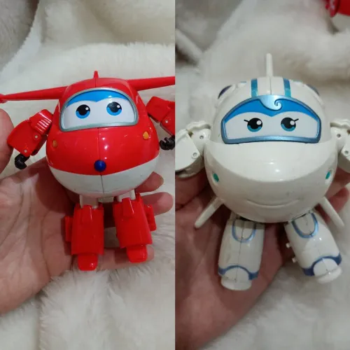 Kit 2 aviões de brinquedo dos Super Wings Jett e Astra