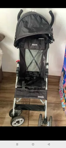Carrinho de bebê 170,00 canguru 150,00 perfeitas condições