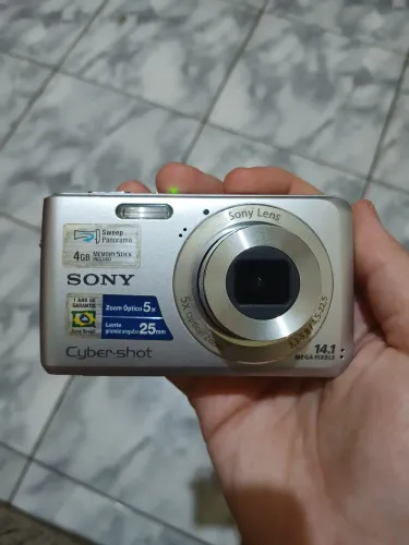 Câmera cyber-shot DSC-W520