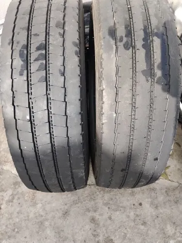 Pneu caminhão Michelin 215/75 17.5