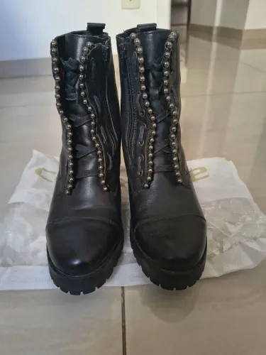 Vendo Bota Constance tamanho 36