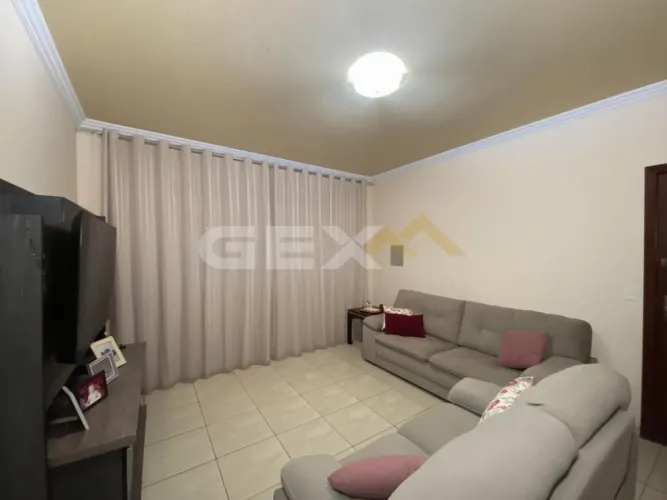 Apartamento à Venda com 03 Quartos no Bairro Planalto em Divinópolis MG.