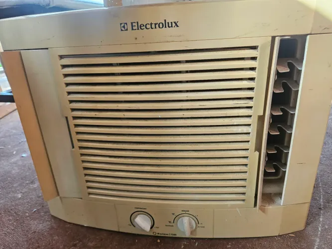 Ar condicionado linha A usado 