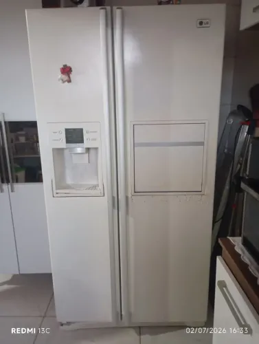 Vendo geladeira Side by Side LG.