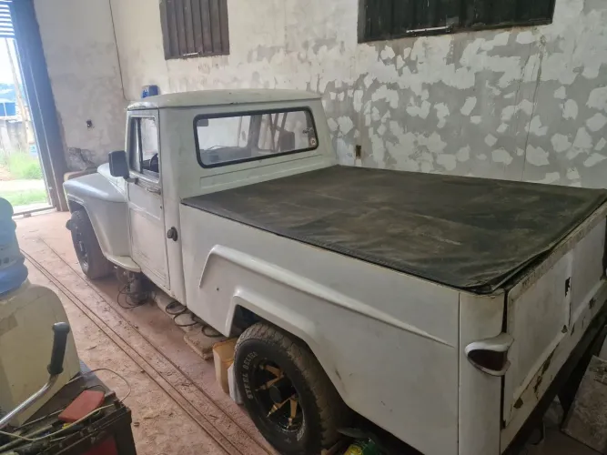 Ford F-75 4X2 2.6 V12 1968