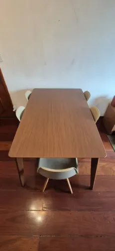 Mesa de jantar retangular com 5 cadeiras Charles Eames