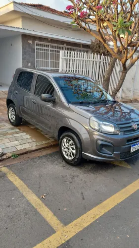 Fiat Uno Attractive 1.0 EVO Fire Flex 8V 5P 2021
