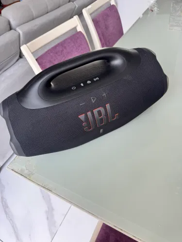 JBL bombox 4