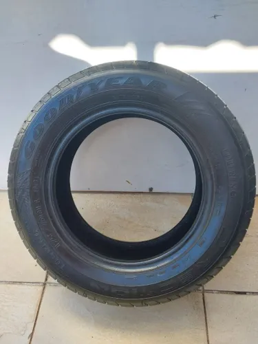 Pneu 175/70 R14 Goodyear Touring - Ótimo Estado / Preço de Ocasião.