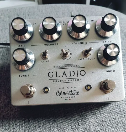 Pedal Cornerstone Gladio Double Preamp (com fonte) <br>