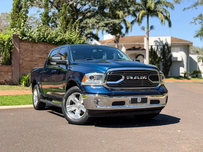 Ram Classic Laramie 5.7 V8 16V Gasolina 4X4 Aut. 2023