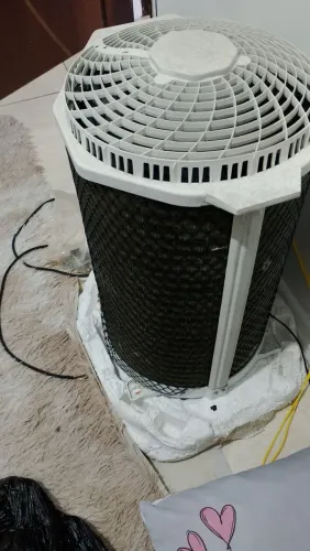 Condensadora de 12 BTUs em perfeito estado.