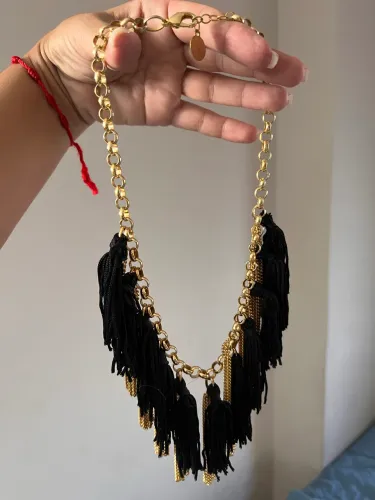 Colar Preto com dourado (acessório)