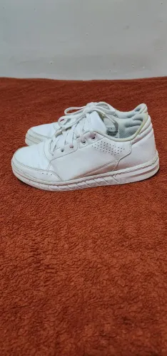 Tenis adidas infantil tamanho 33