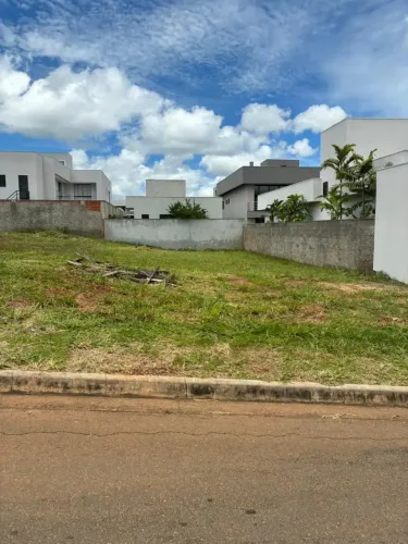 Lote/Terreno para venda tem 360 metros quadrados