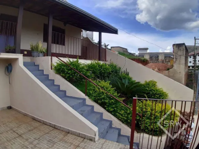 CASA Á VENDA - 2 DORM (1 SUÍTE) ÁGUAS DE LINDÓIA