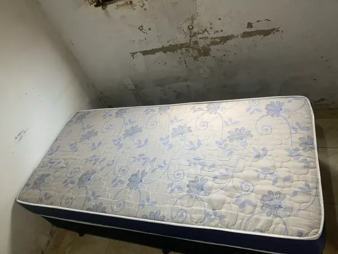 Cama box solteiro semi nova
