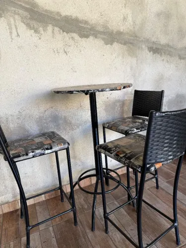 Mesa Bistrô C/ 7 Banquetas