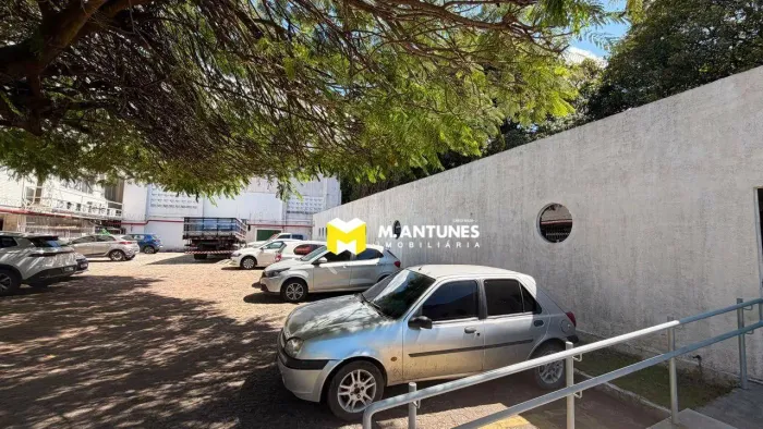 Alugue Galpão Comercial em 02 pavimentos, com 3.750m². Possui Gerador e Subestação de 750K