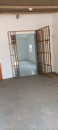 Alugo sala comercial com ótima localização