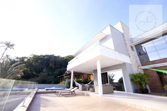 Casa com 3 dormitórios para alugar, 500 m² por R$ 25.520,00/mês - Santo Antônio de Lisboa