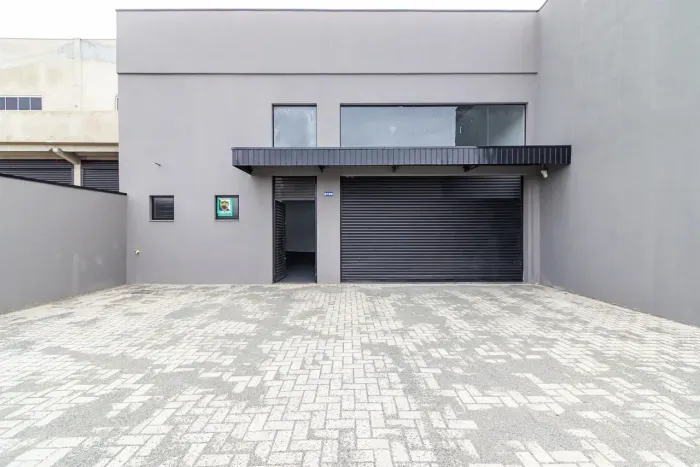 LOJA PARA LOCAÇÃO com 118 m2, no bairro Uberaba - Curitiba - PR