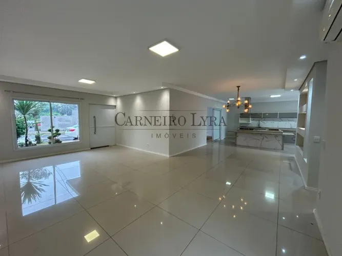 Casa com 4 suítes à venda por R$1.500.000 - Condomínio Flamboyant, Jaú, SP