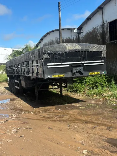 Carreta guerra 13.50 assoalho de ferro.
