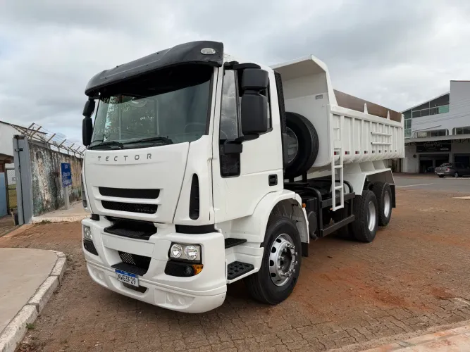 Iveco tector 230e22 2011/2011 120 mil km