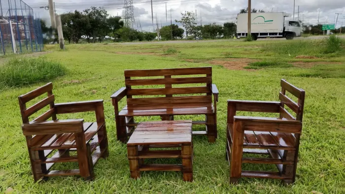bancos em pallet , por encomenda