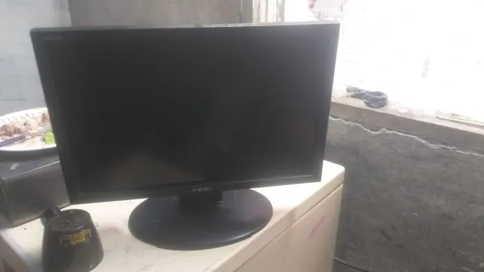 Vendo um monitor de computador funcionando perfeitamente retirar shopping interlagos