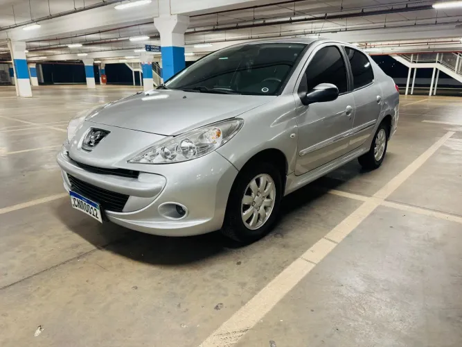 Peugeot 207 Sed. Passion XR Sport 1.4 Flex 8V 4P 2012