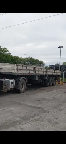 Carreta grade baixa porta container de 40