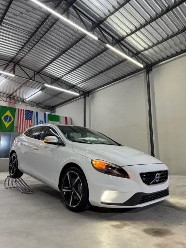 Volvo V40 T-5 R-design 2.0 Aut. 2016