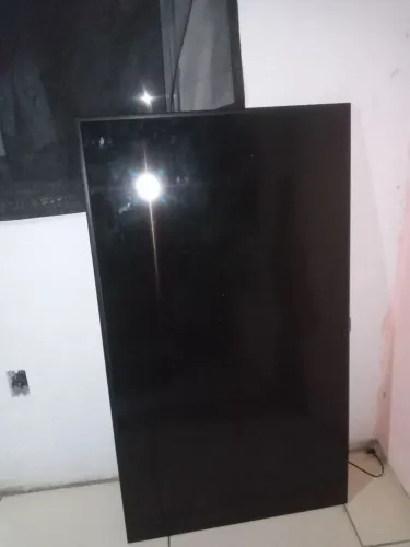 Tv quebrada só pra retirada de peças ou troca